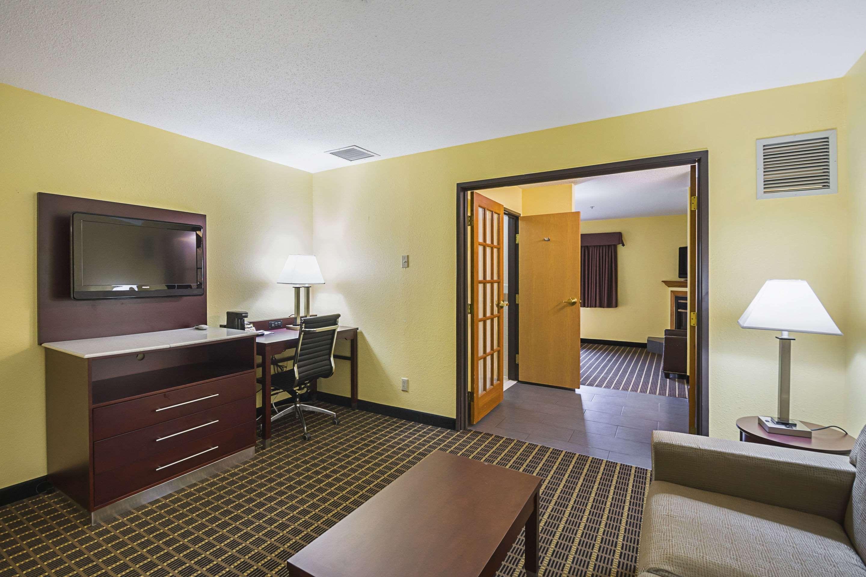 Quality Inn & Suites Harrington - Milford Экстерьер фото