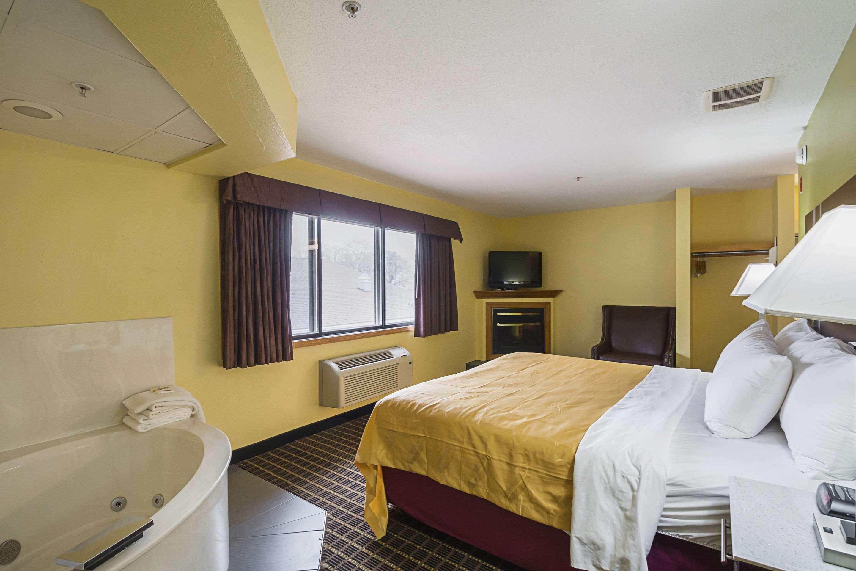 Quality Inn & Suites Harrington - Milford Экстерьер фото