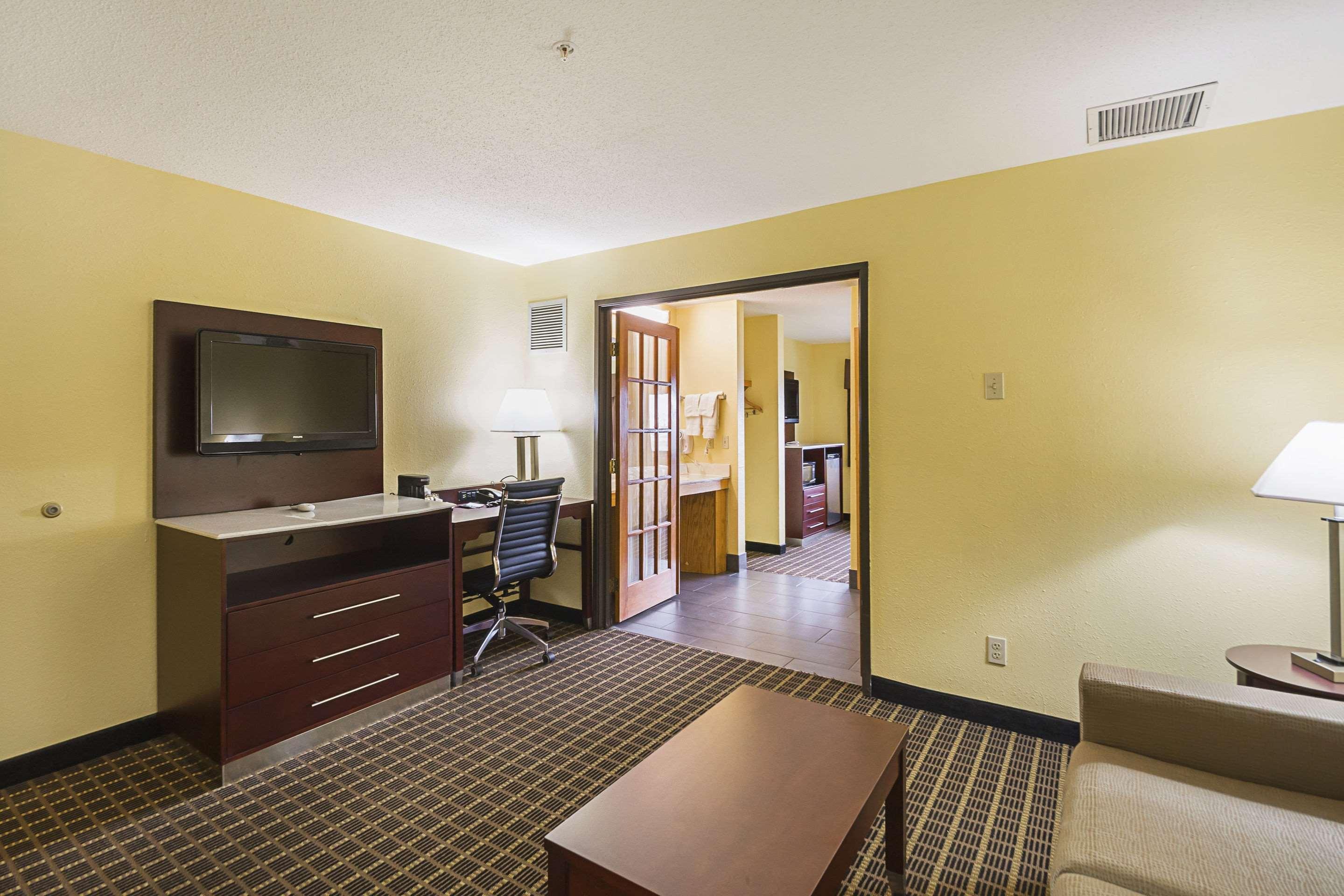Quality Inn & Suites Harrington - Milford Экстерьер фото