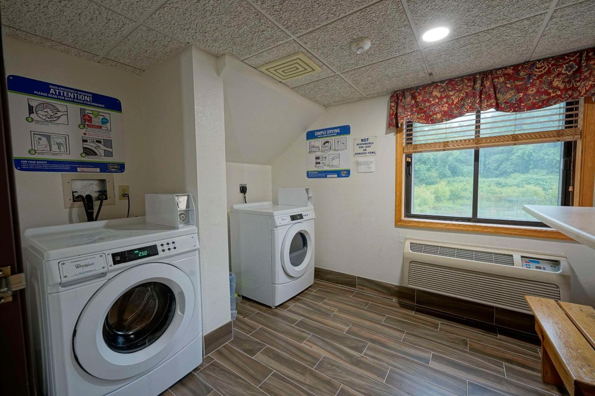 Quality Inn & Suites Harrington - Milford Экстерьер фото