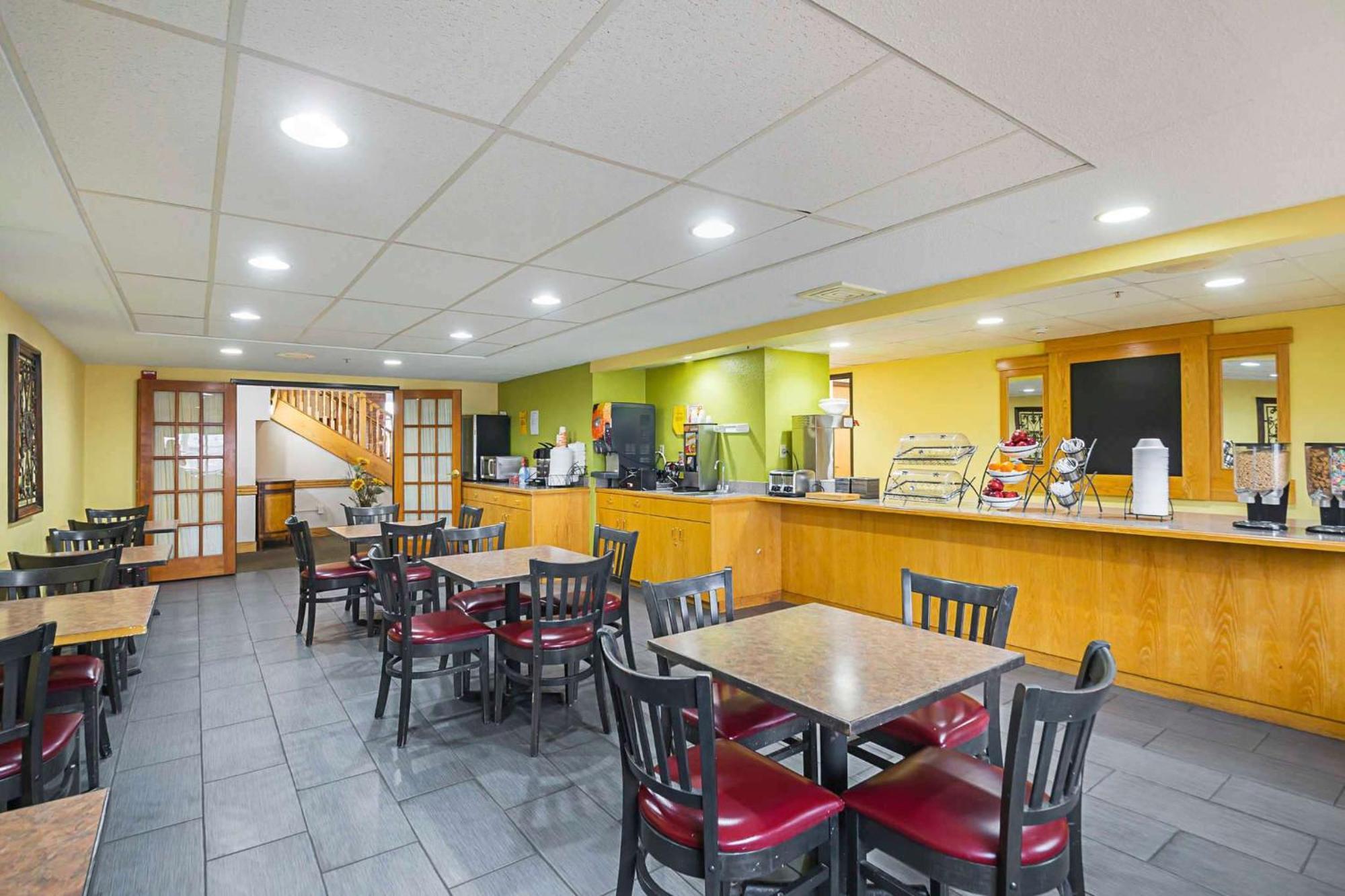 Quality Inn & Suites Harrington - Milford Экстерьер фото